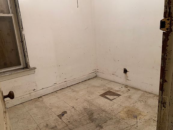 3rd image of 1236 S Komensky Ave