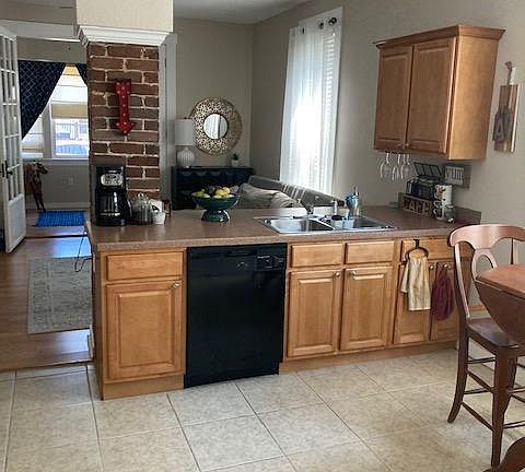 5th image of 838 6th St N APT 5