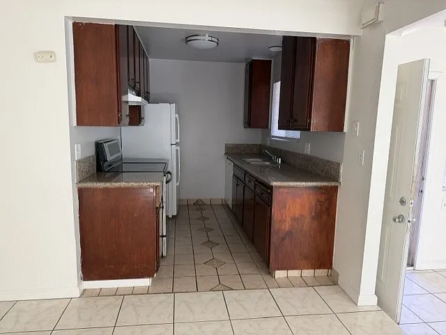 135 W Swain Dr — Photo 5