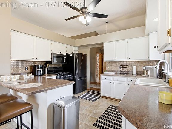 5th image of 2223 Fairway Cir
