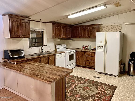 4th image of 65 Peppermint Ave