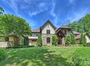 4901 Carmel Park Dr, Charlotte, NC 28226