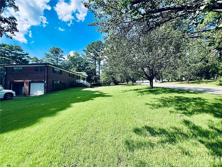 6695 Courtney Dr — Photo 22
