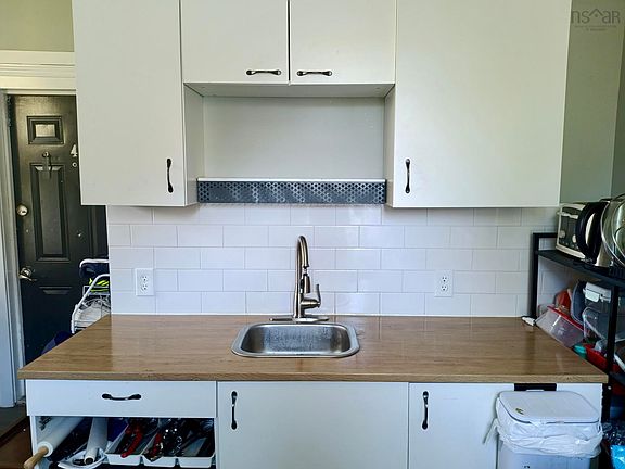 4th image of 67 Lyman St