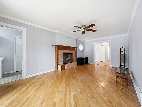 5th image of 2011 Brentwood Ln E