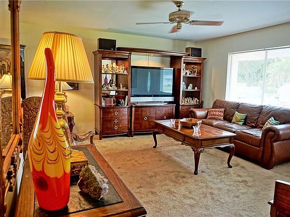 5th image of 1602 SE Avanti Ct