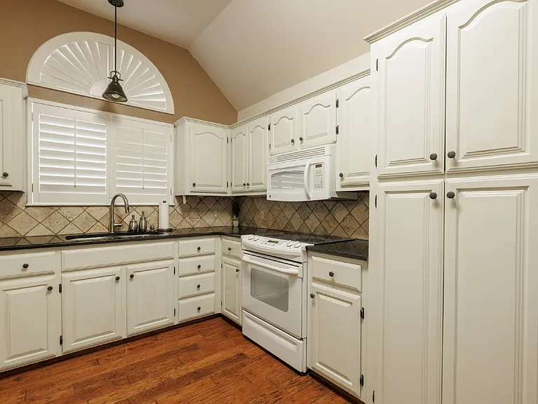 3726 Pensacola Dr — Photo 15