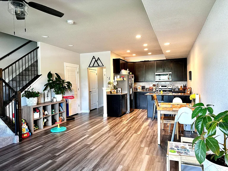 6555 Carriage Meadows Dr — Photo 3