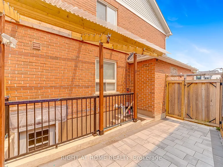 1300 Ravencliffe Ct — Photo 12