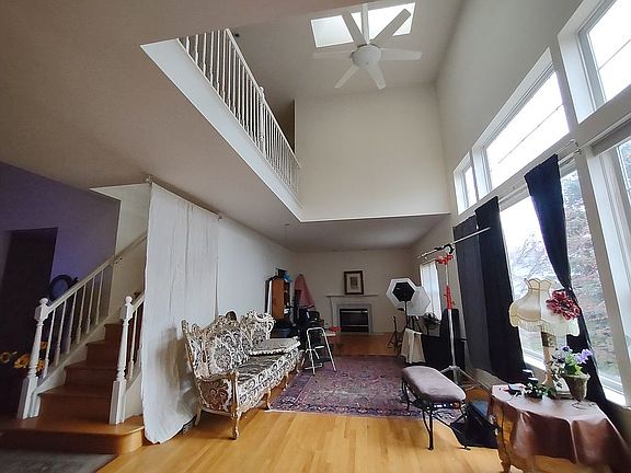 3rd image of 406 N Crooked Lake Ln