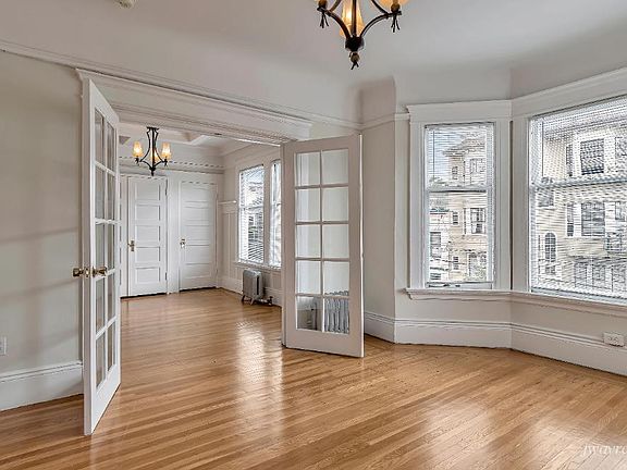 5th image of 2420 Van Ness Ave #2400-20