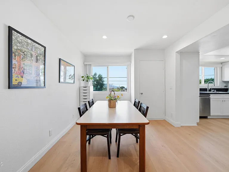 10260 Plainview Ave #12 — Photo 5