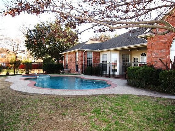 2nd image of 4305 Dottie Dr
