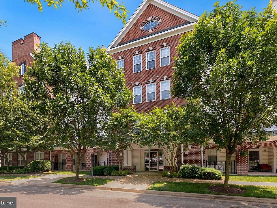 1st image of 5801 Clipper Ct #404