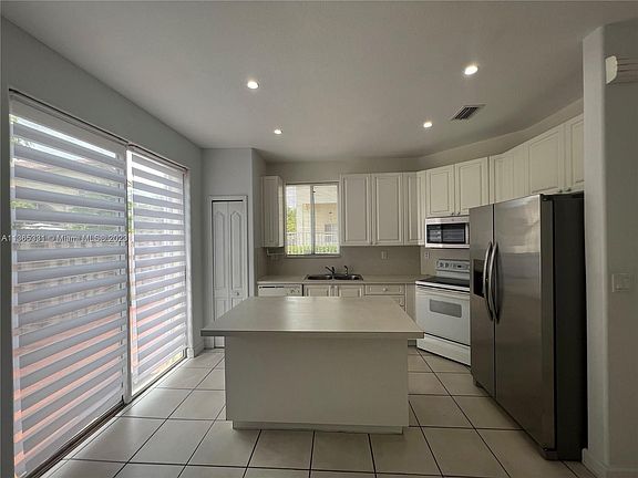 5th image of 11316 NW 54th Ter