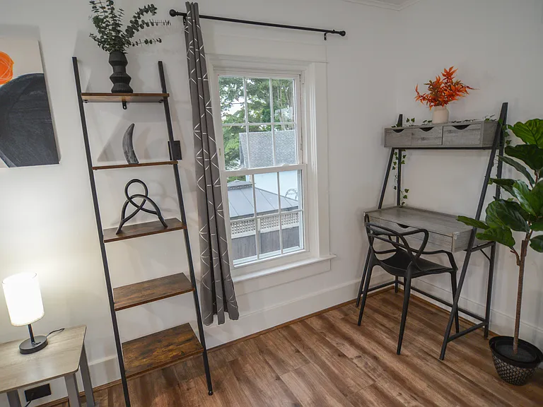Work/study desk with chair