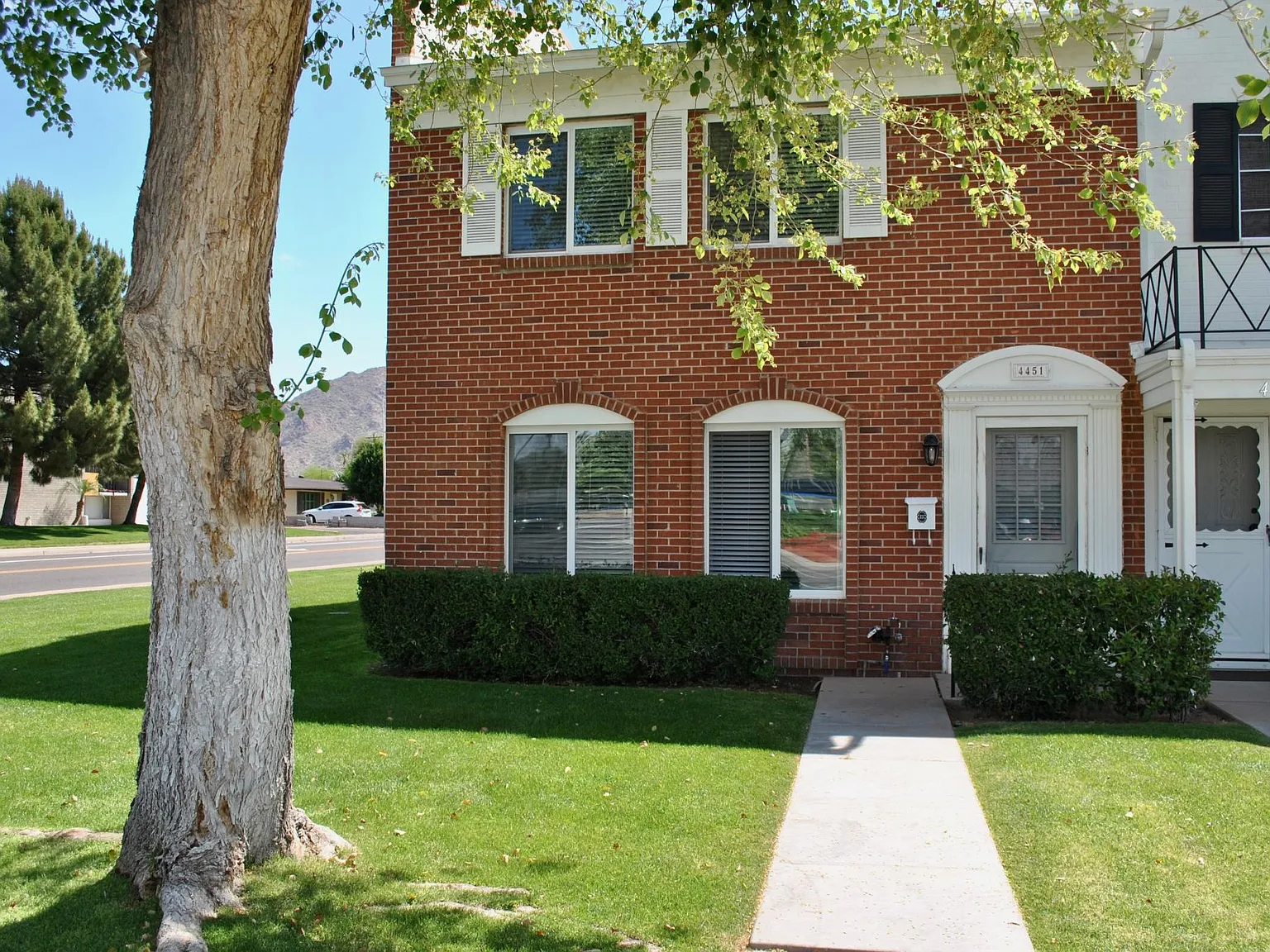2 bed, 1.5 bath, 1386 sqft, $2,950 — Photo 1