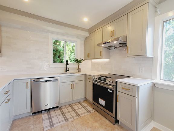 3rd image of 88 Dean St #2
