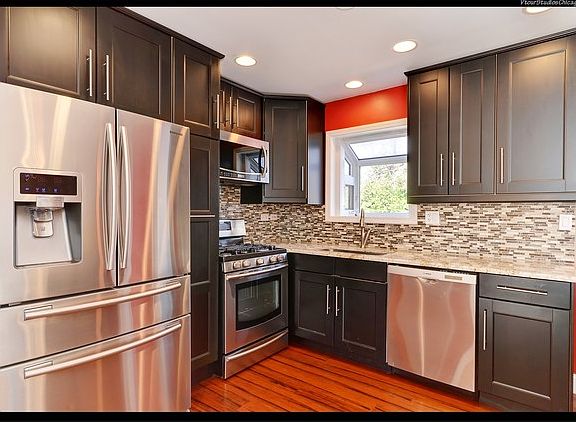 3rd image of 2900 Leawood Ct