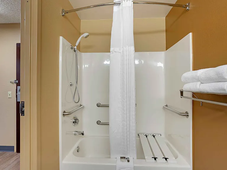Studio Suite - 2 Full Beds