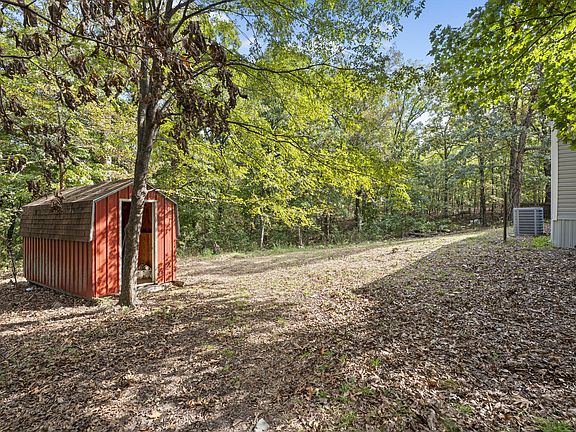 4th image of 37072 S 543rd Rd