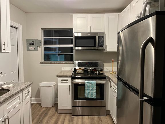 2nd image of 1237 Holly Ave #1237