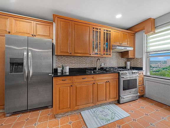 3rd image of 2630 Kingsbridge Ter APT 2B