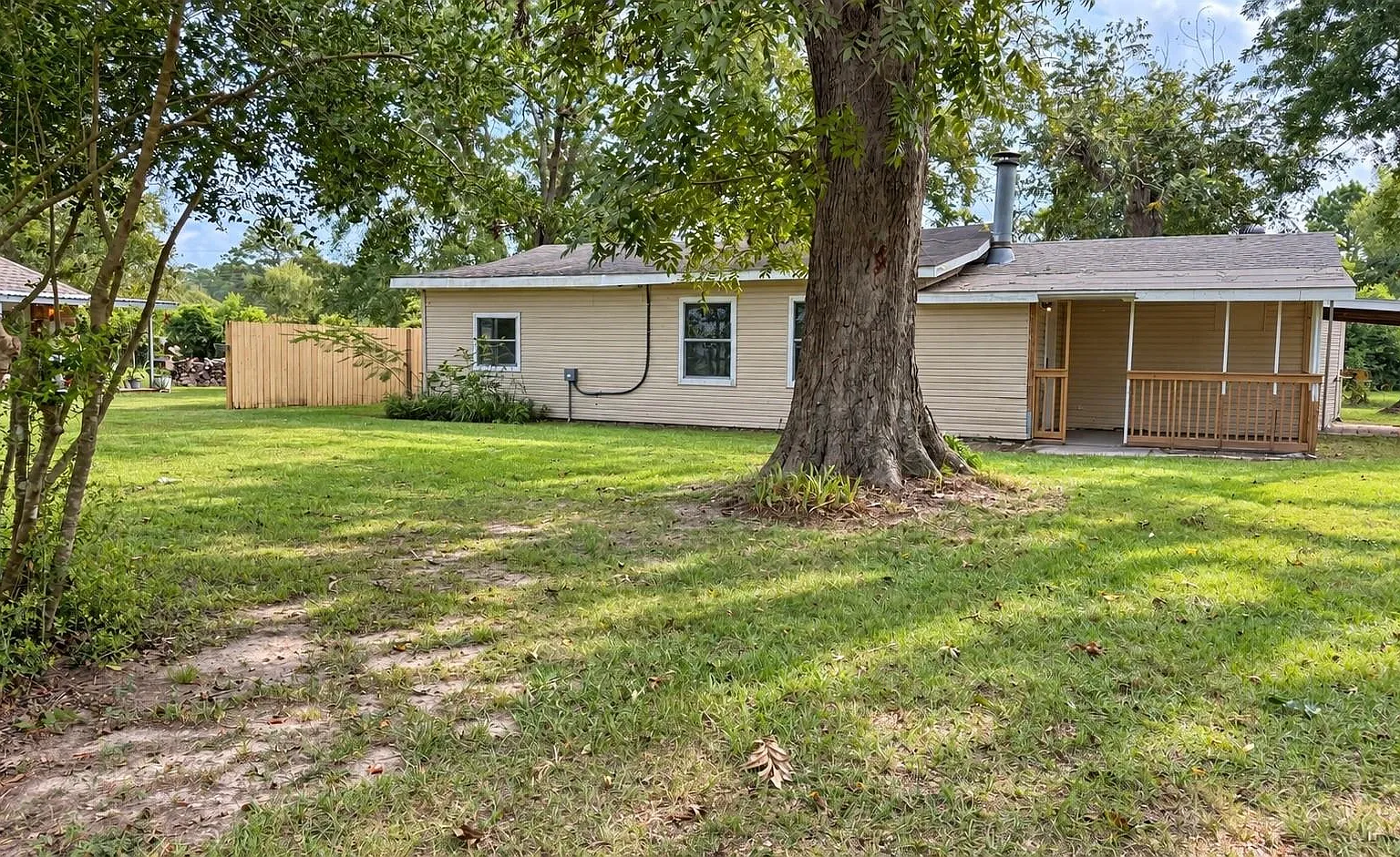 2 bed, 2.0 bath, 1100 sqft, $1,150 — Photo 1