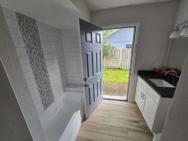 4 bed, 1923 sqft, $2,600 — Photo 3