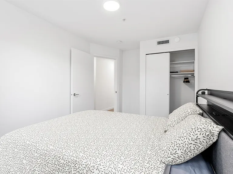 2551 Kingsway #502 — Photo 11