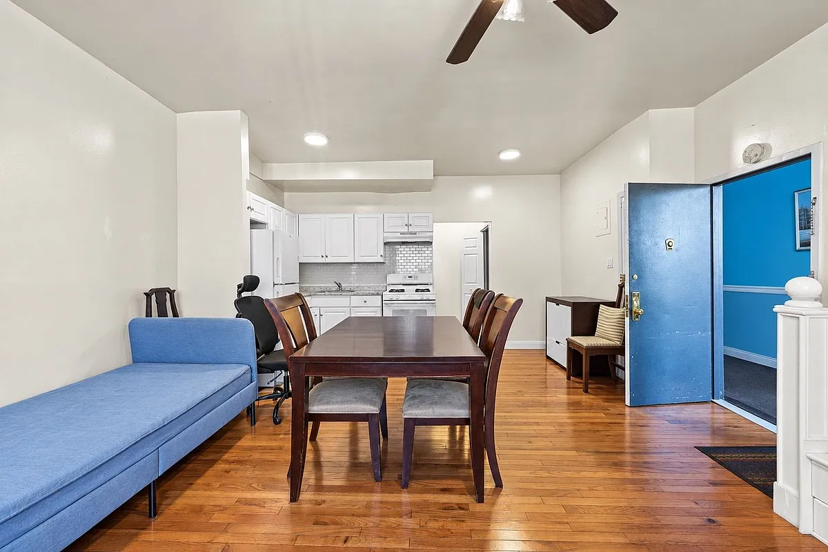 floor plan 16