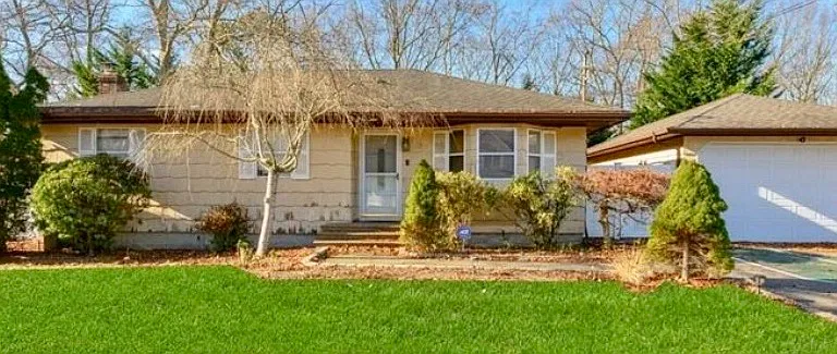 22 Garden Pl — Photo 1