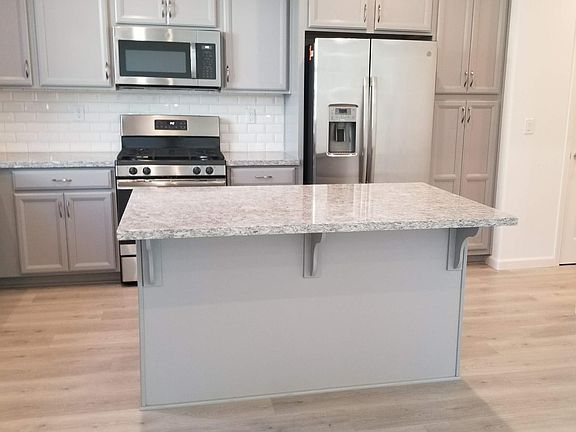3rd image of 1301 Ironside Pl