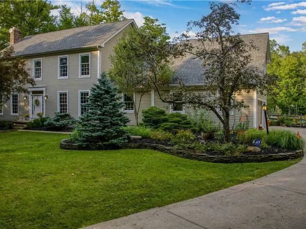 8790 Lake In The Woods Trl, Chagrin Falls, OH 44023