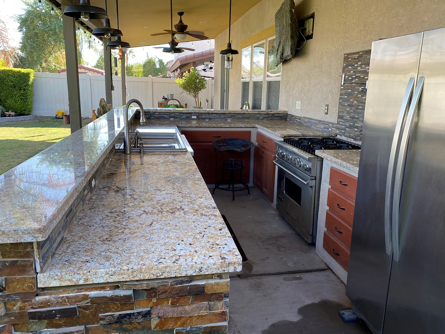 4 bed, 2.5 bath, 2850 sqft, $3,300 — Photo 2