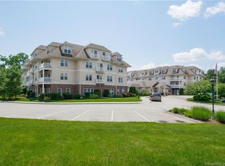 237 Fern St APT 109W, West Hartford, CT 06119
