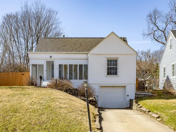 1312 62nd St, Des Moines, IA 50311