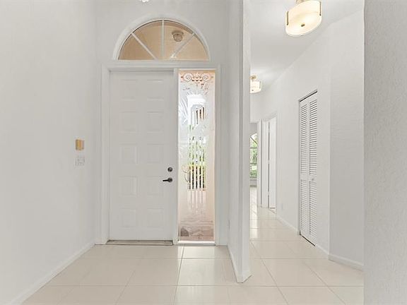 4th image of 5231 Ventura Dr