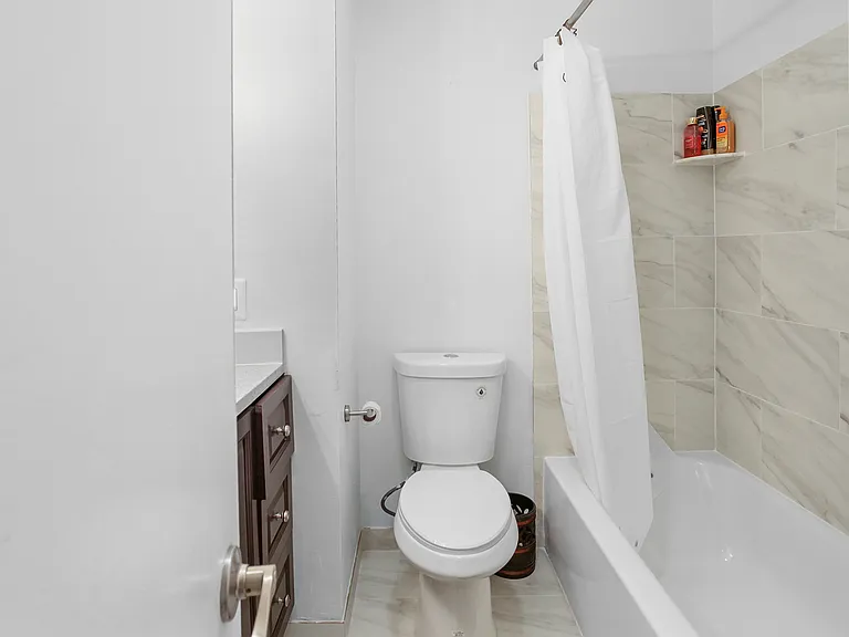 4227 University Dr — Photo 14