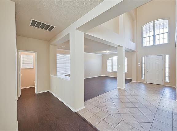 5th image of 1910 Walnut Hills Ln