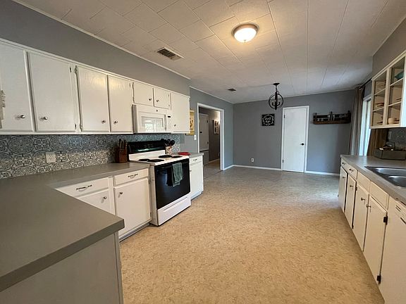 4th image of 524 E 6th St