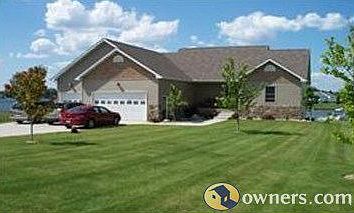 Great curb appeal greets you each day.
