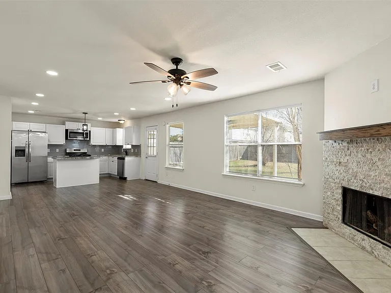 14106 Kinsbourne Ln — Photo 5
