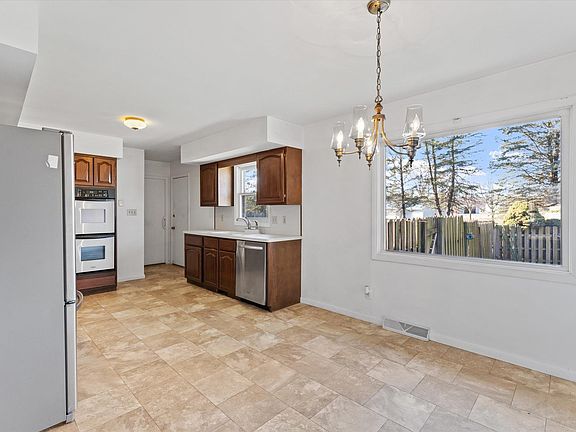 5th image of 24466 Lynn Way Ct