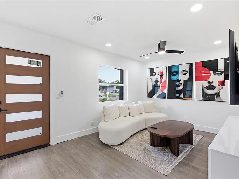6713 S Mascotte St — Photo 4