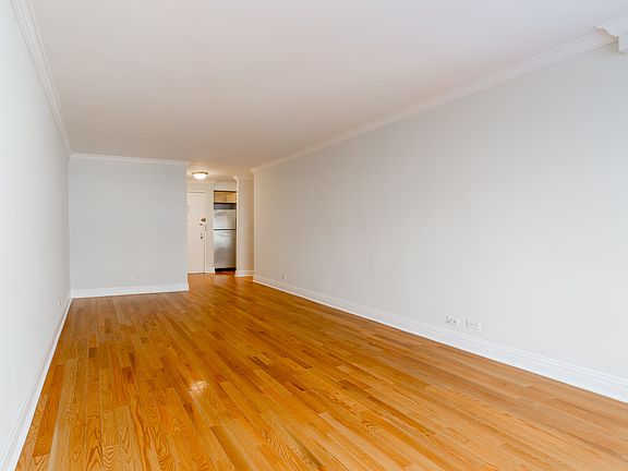 3rd image of 210 W 89th St APT 8E