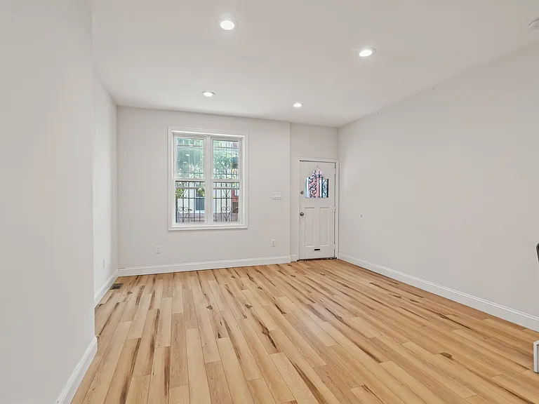 1630 Edgley St — Photo 4