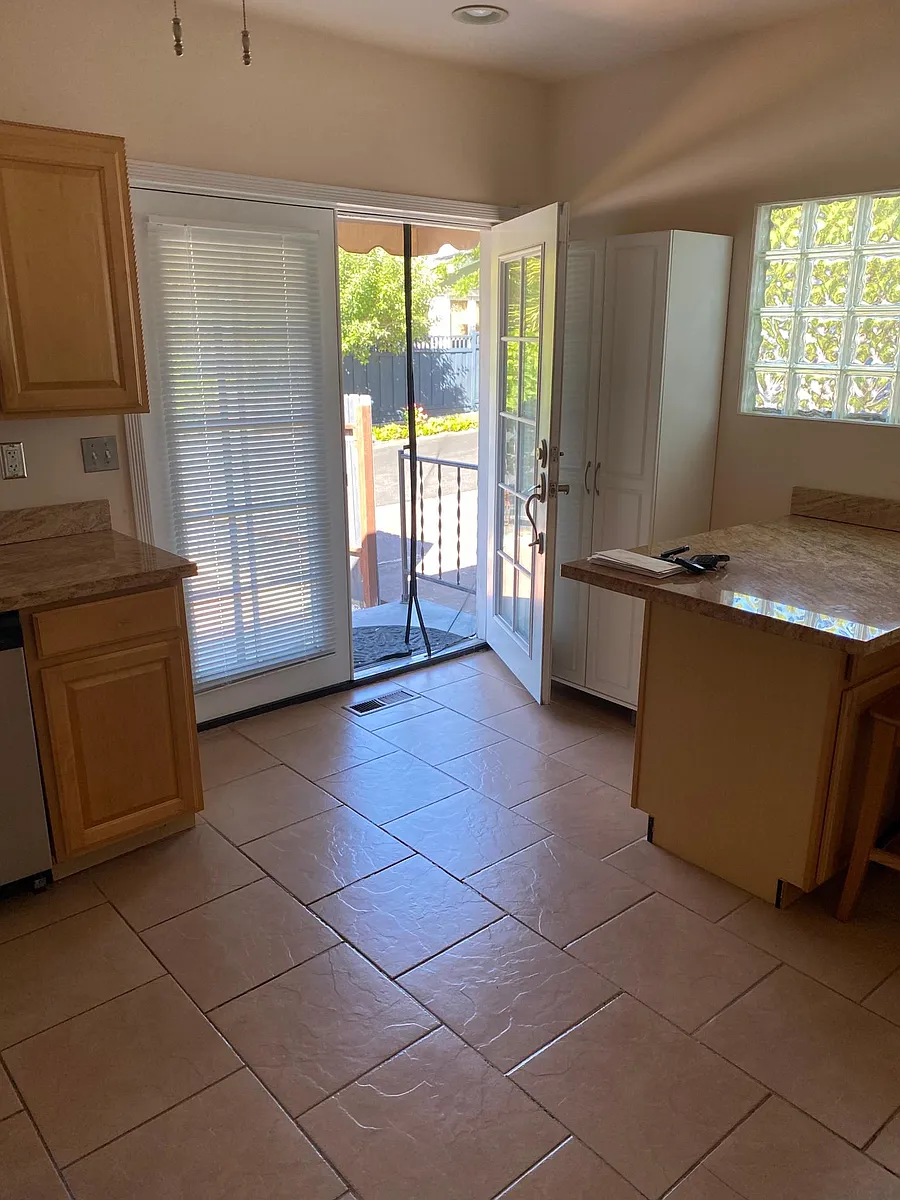 Kitchen - 1369 Edgewood Rd