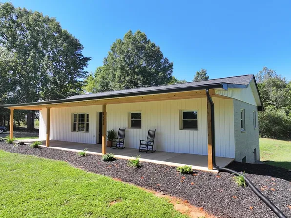 1553 Hubbard Rd, Long Island, VA 24569