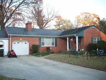 1st image of 205 Lotz Dr